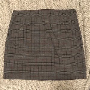 Cute plaid skirt!